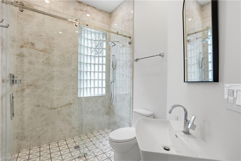 328 Sedgwick Court Naples, FL 34108 - Photo 31 of 48