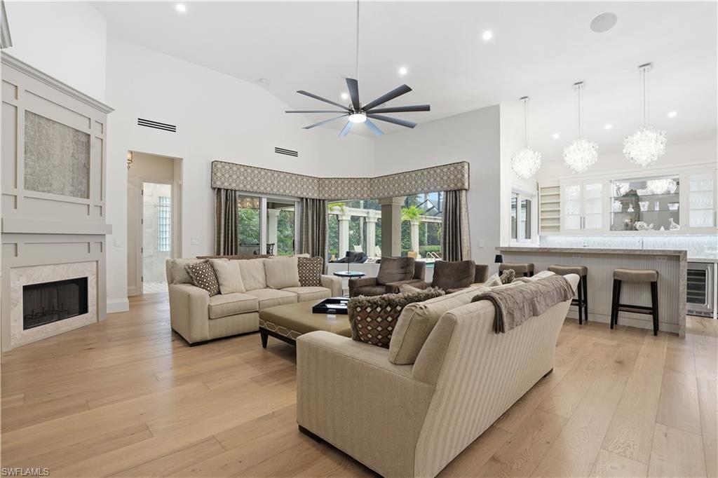 328 Sedgwick Court Naples, FL 34108 - Photo 9 of 48
