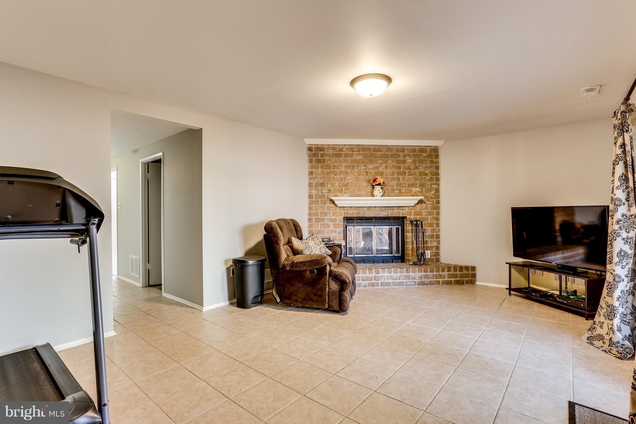9720 Early Spring Way Columbia, MD 21046 - Photo 22 of 30 Family Room