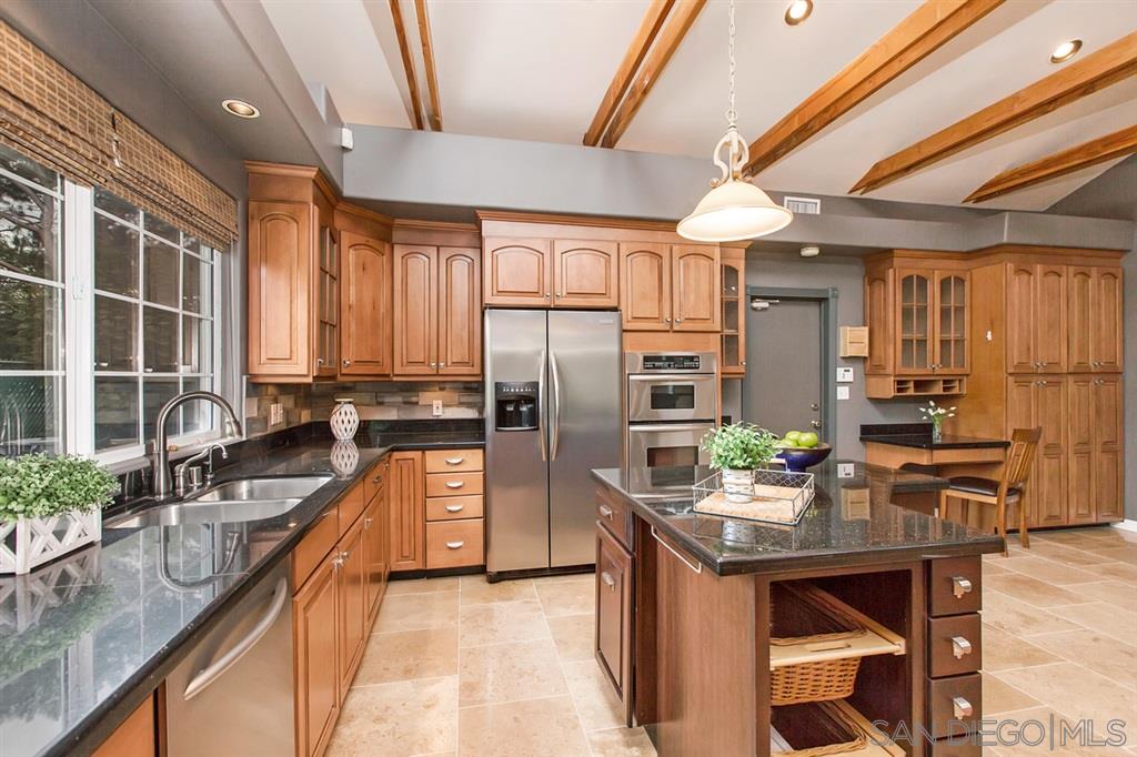 13610 Putney Road Poway, CA 92064 - Photo 4 of 24