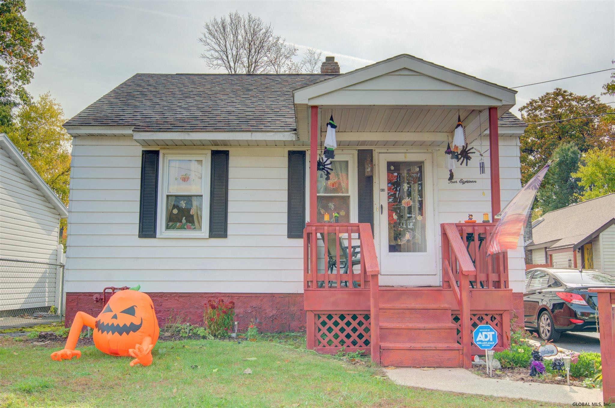 418 Manchester Road Schenectady, NY 12304 - Photo 1 of 16 Photo 1