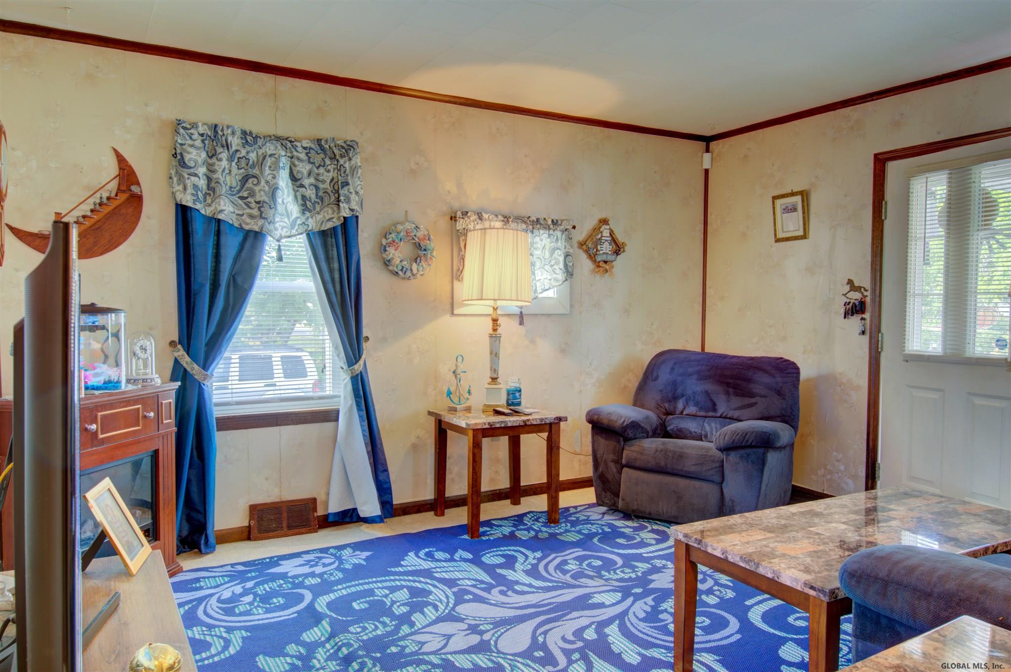 418 Manchester Road Schenectady, NY 12304 - Photo 7 of 16 Photo 7