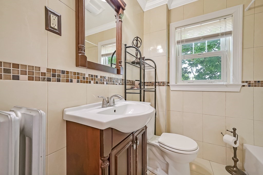 8 Inwood Road Worcester, MA 01606 - Photo 18 of 29 Gallery Image 18