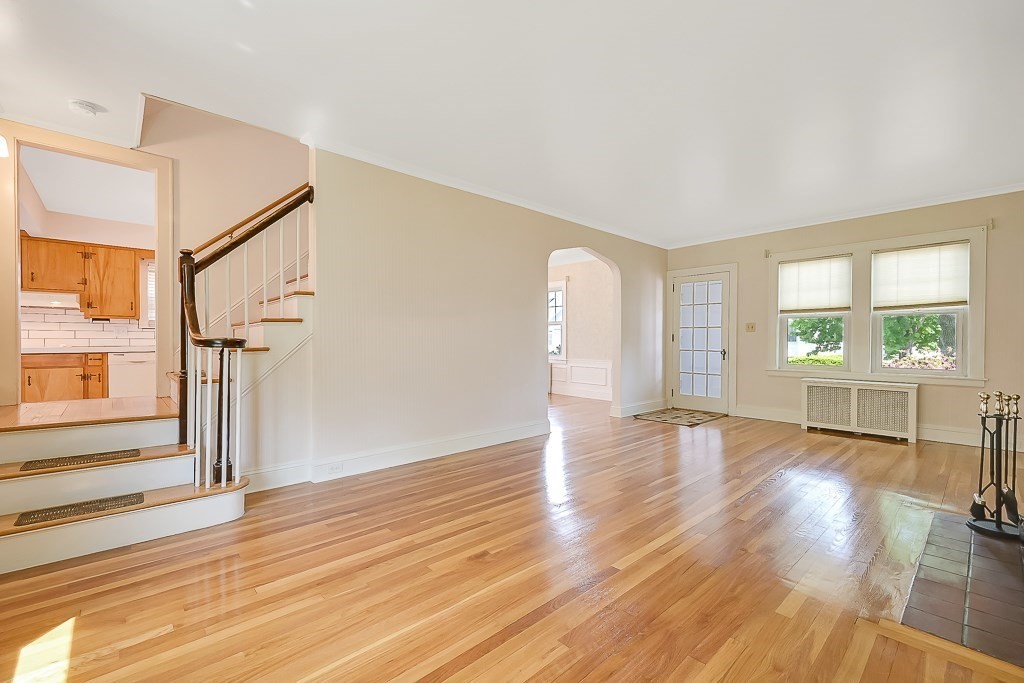 8 Inwood Road Worcester, MA 01606 - Photo 6 of 29 Gallery Image 6