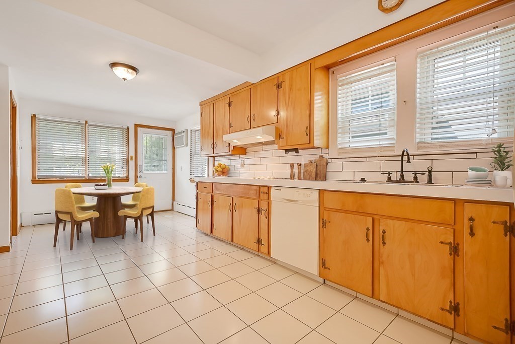 8 Inwood Road Worcester, MA 01606 - Photo 8 of 29 Gallery Image 8