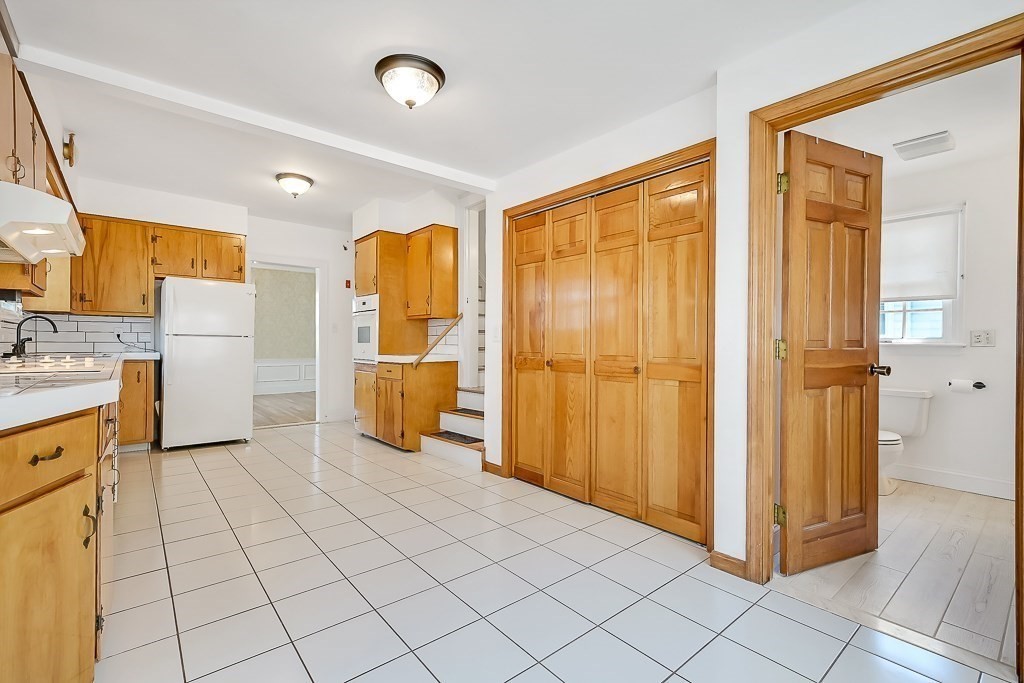 8 Inwood Road Worcester, MA 01606 - Photo 10 of 29 Gallery Image 10
