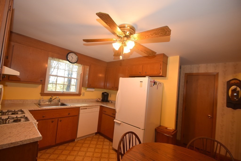 14 Louis Road Tewksbury, MA 01876 - Photo 12 of 36 Gallery Image 12