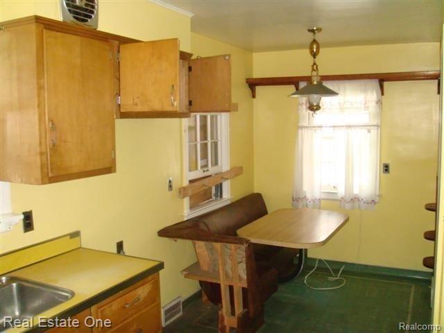 14417 Greenview Road Detroit, MI 48223 - Photo 4 of 5 Kitchen