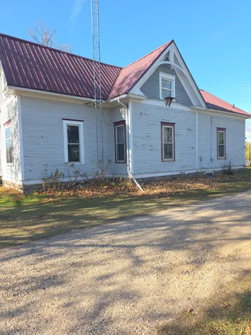 $139,000 | 305 East State Street, Iola, WI 54945