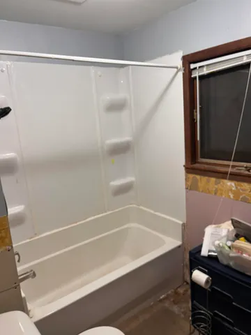 $139,000 | 305 East State Street, Iola, WI 54945