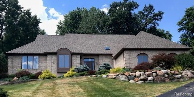 1427 Ridge Court Rochester, MI 48306 - Photo 2 of 32 IMG_5858.jpg