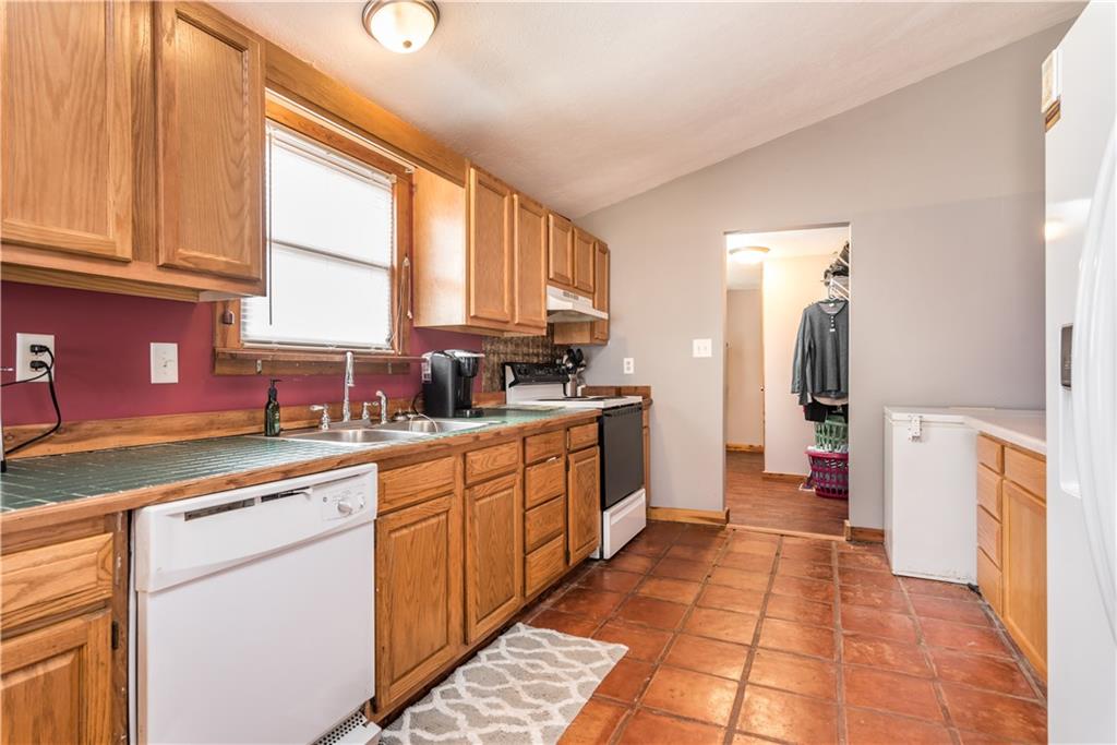 460 East Booe Road Austin, IN 47102 - Photo 9 of 24 Gallery Image 9