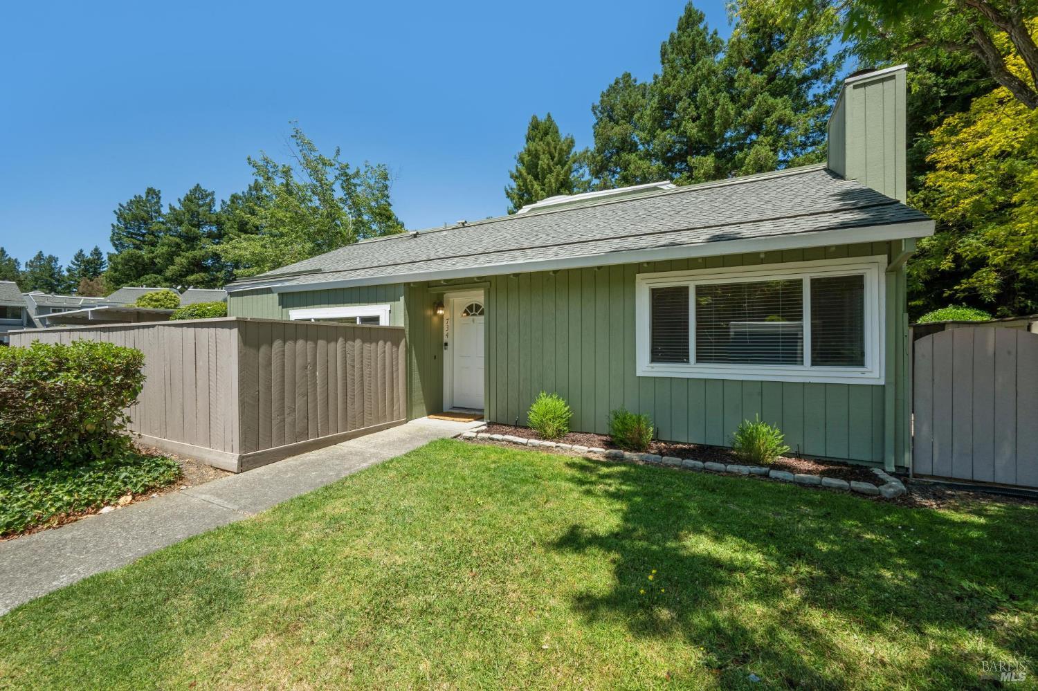 734 Racquet Club Circle Rohnert Park, CA 94928 - Photo 2 of 35