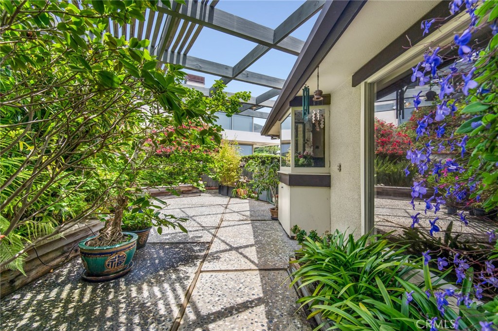 70 Emerald Bay Laguna Beach, CA 92651 - Photo 22 of 43