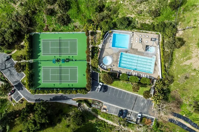 a view of a tennis court