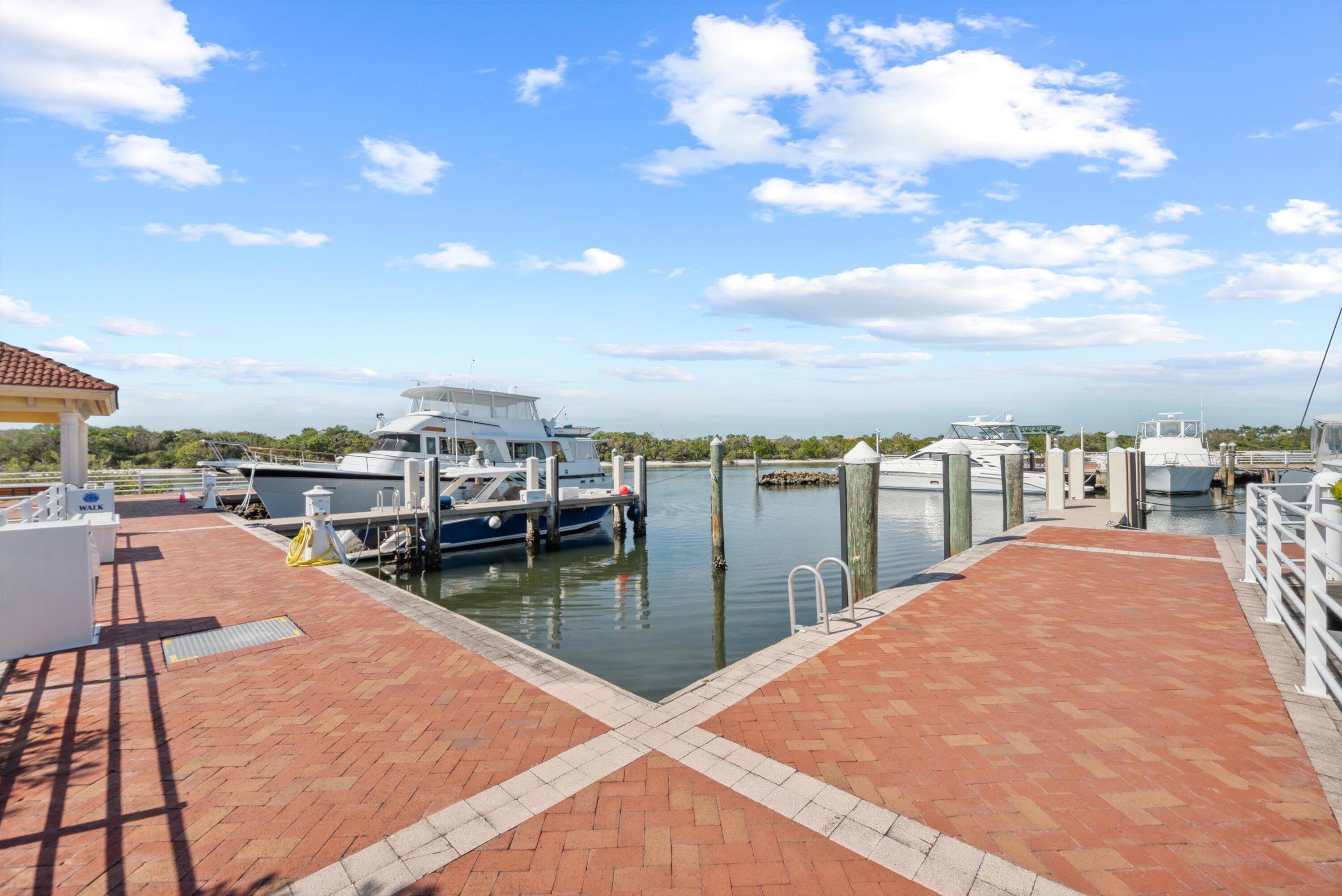 348 South US Highway 1 Jupiter, FL 33477 - Photo 4 of 24 348 US 1 - JYC Slip 76 (17)