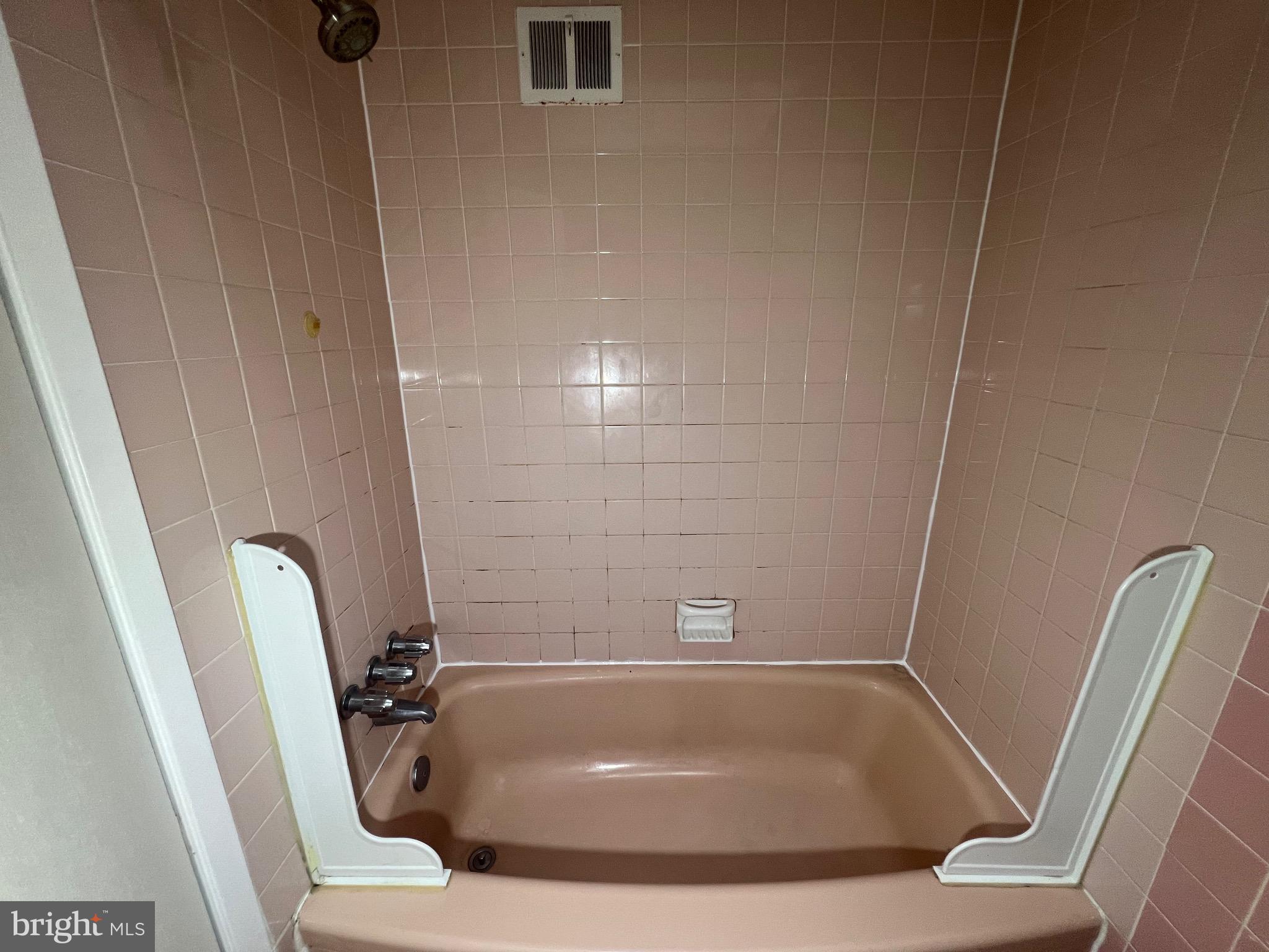 12610 Richton Road Philadelphia, PA 19154 - Photo 11 of 22