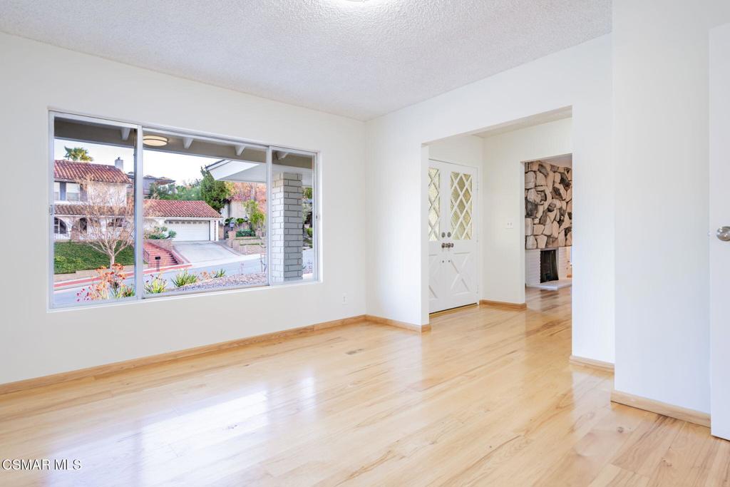 2085 Rayshire Street Thousand Oaks, CA 91362 - Photo 16 of 49