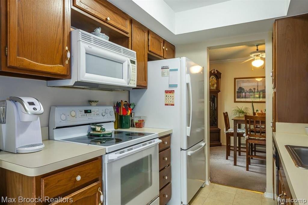 2844 Trailwood Drive Rochester Hills, MI 48309 - Photo 8 of 31