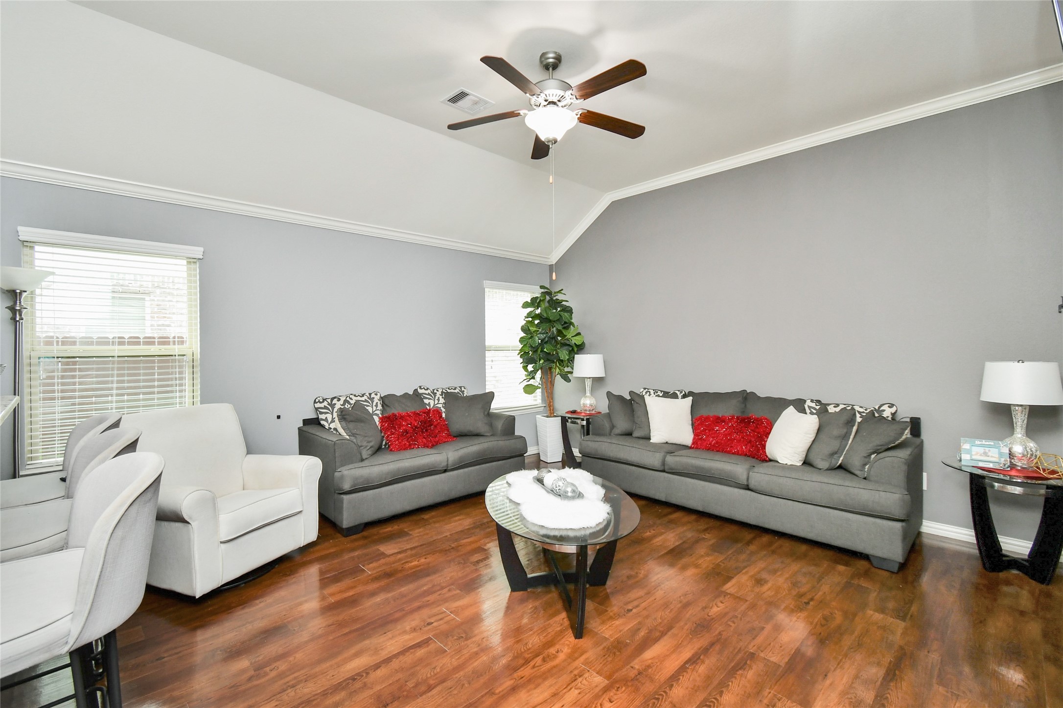 652 Maple Point Drive East Conroe, TX 77301 - Photo 8 of 35