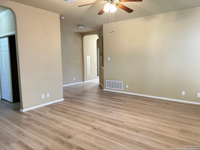$2,050 | 23211 Cardigan Chase, San Antonio, TX 78258