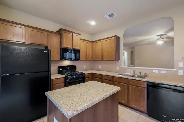 $2,050 | 23211 Cardigan Chase, San Antonio, TX 78258