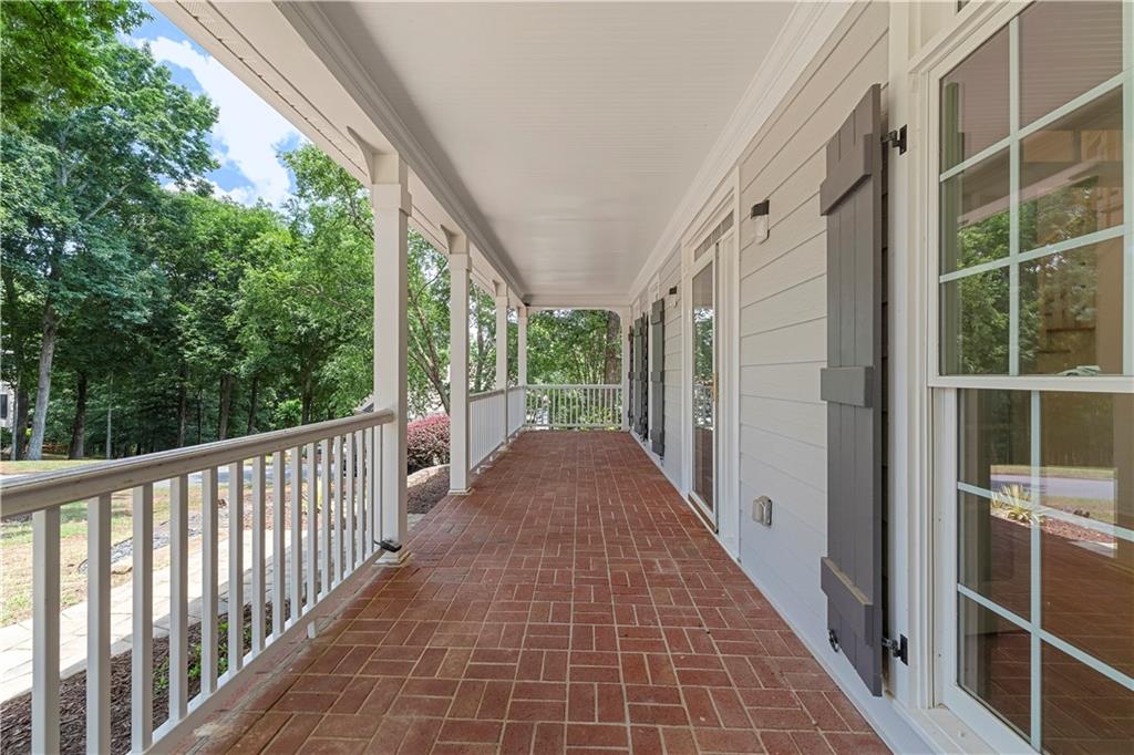 8965 Laurel Way Alpharetta, GA 30022 - Photo 6 of 79