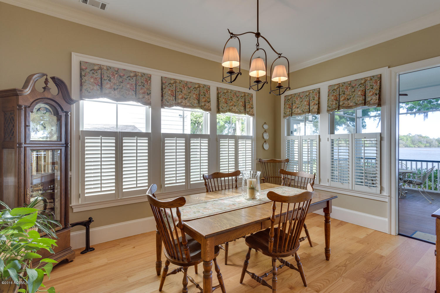 13 Ridge Road Beaufort, SC 29907 - Photo 8 of 43 13 Ridge Rd Beaufort SC 29907-large-012-