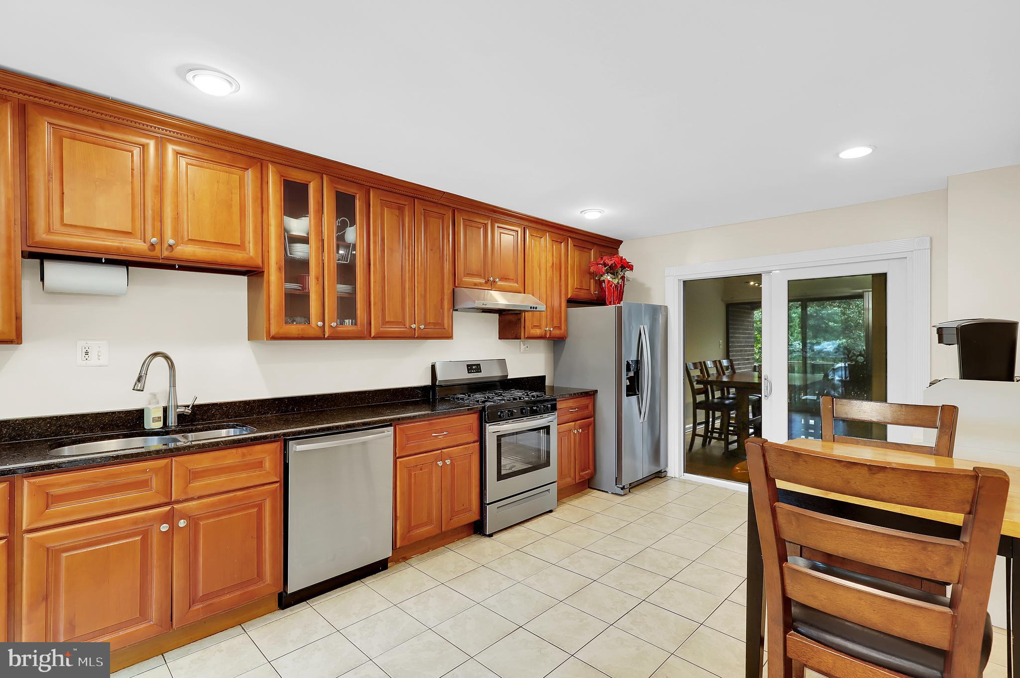 8153 Inverness Ridge Road Potomac, MD 20854 - Photo 17 of 44