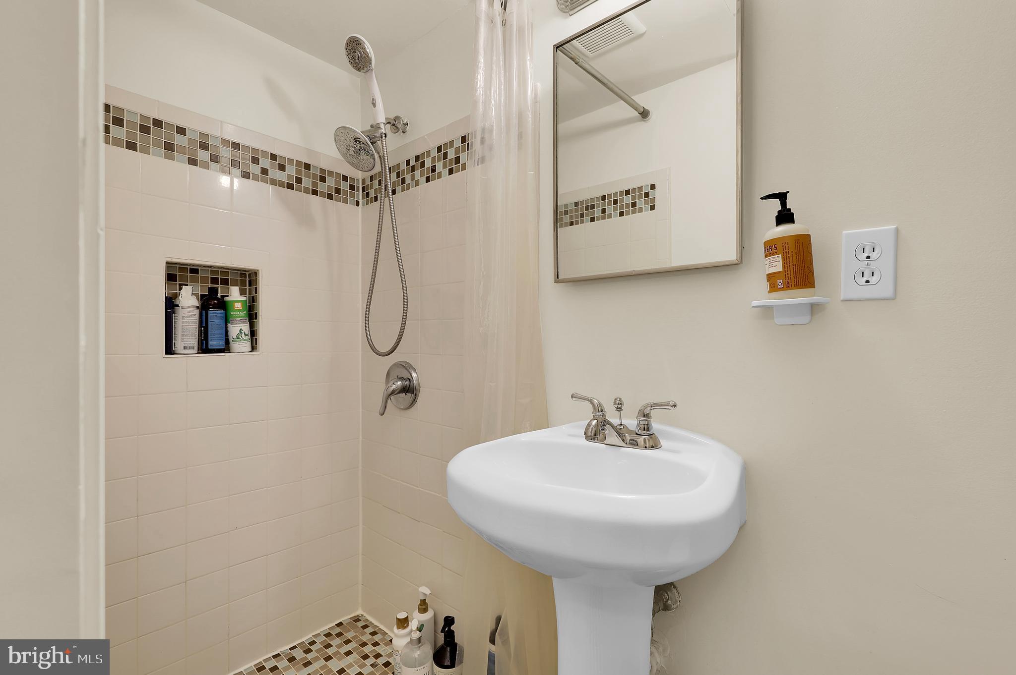 8153 Inverness Ridge Road Potomac, MD 20854 - Photo 28 of 44