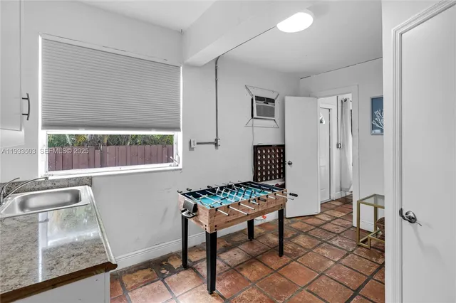 $5,000 | 427 Northeast 107th Street, Unit 1, Miami, FL 33161