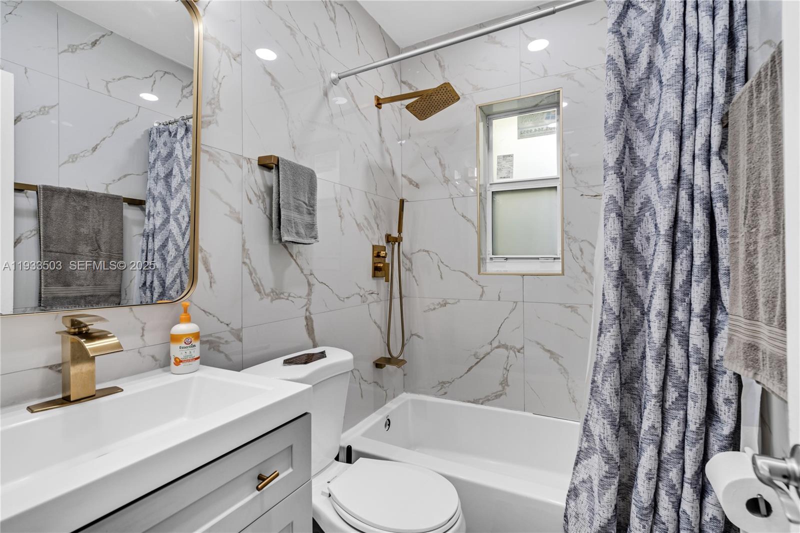 427 Northeast 107th Street, Unit 1 Miami, FL 33161 - Photo 23 of 39