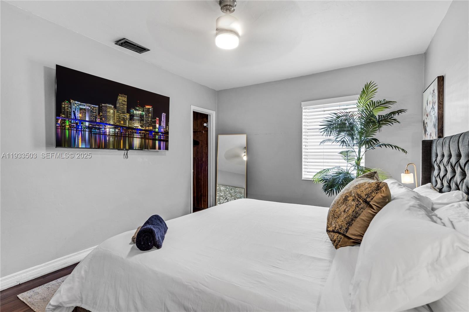 427 Northeast 107th Street, Unit 1 Miami, FL 33161 - Photo 37 of 39