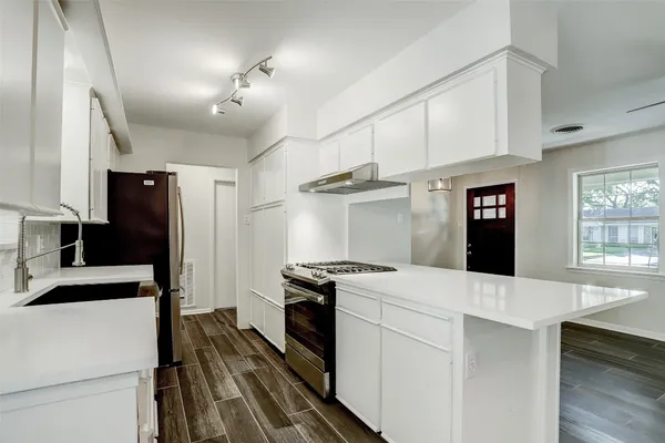 $2,645 | 4134 Hill Oak Drive, Houston, TX 77092