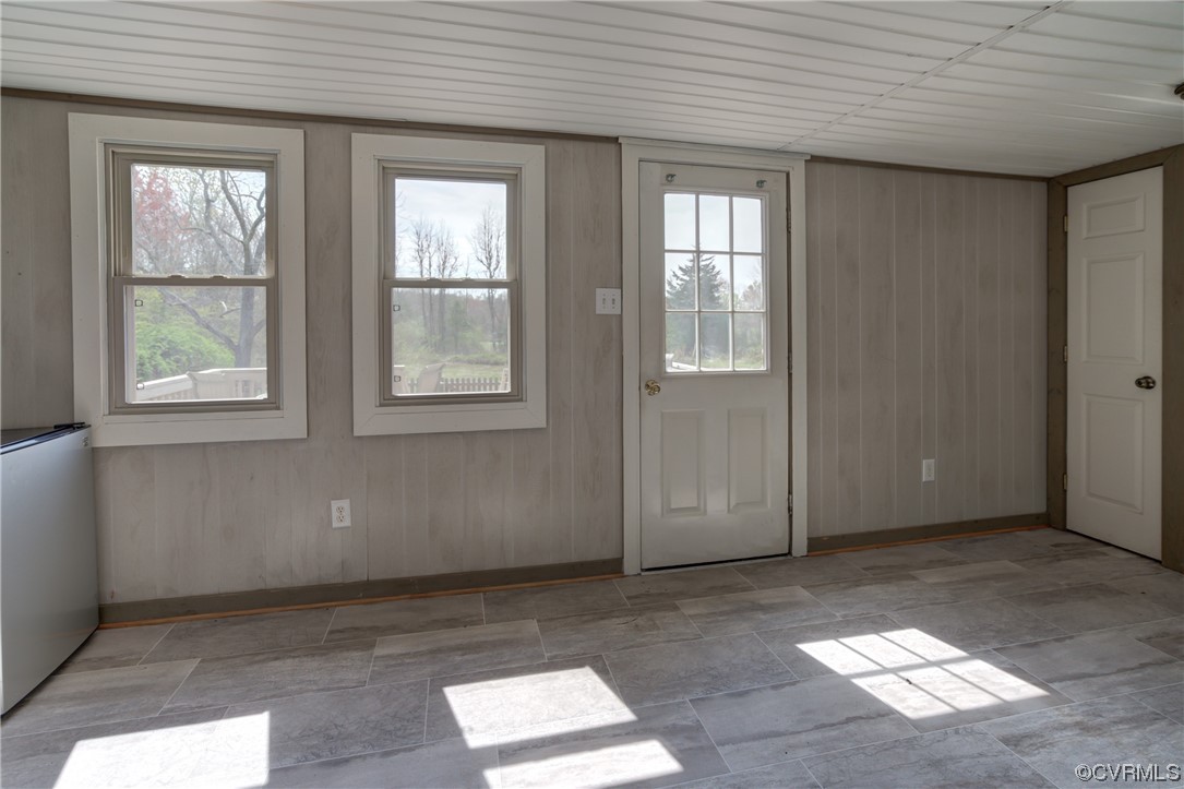 2567 Broad St Road Gum Spring, VA 23065 - Photo 12 of 38 an empty room with windows