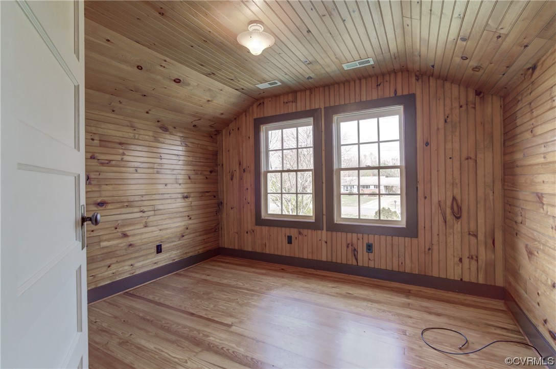 2567 Broad St Road Gum Spring, VA 23065 - Photo 20 of 38 an empty room with wooden floor and windows
