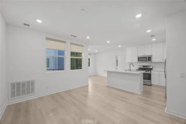 $3,300 | 980 North Tangent Privado, Unit 202, Ontario, CA 91764