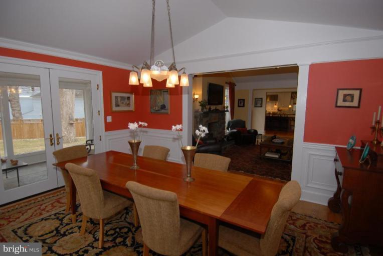 5805 Overlea Road Bethesda, MD 20816 - Photo 3 of 11 Dining Room