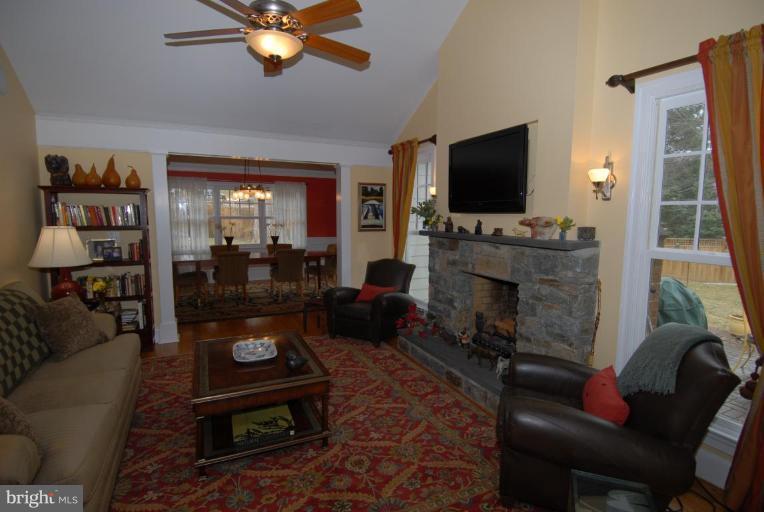 5805 Overlea Road Bethesda, MD 20816 - Photo 5 of 11 Family Room
