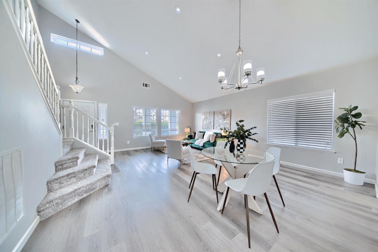 1176 Junction Drive Manteca, CA 95337 - Photo 5 of 37