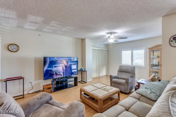 $122,500 | 10330 West Thunderbird Boulevard, Unit A209, Sun City, AZ 85351