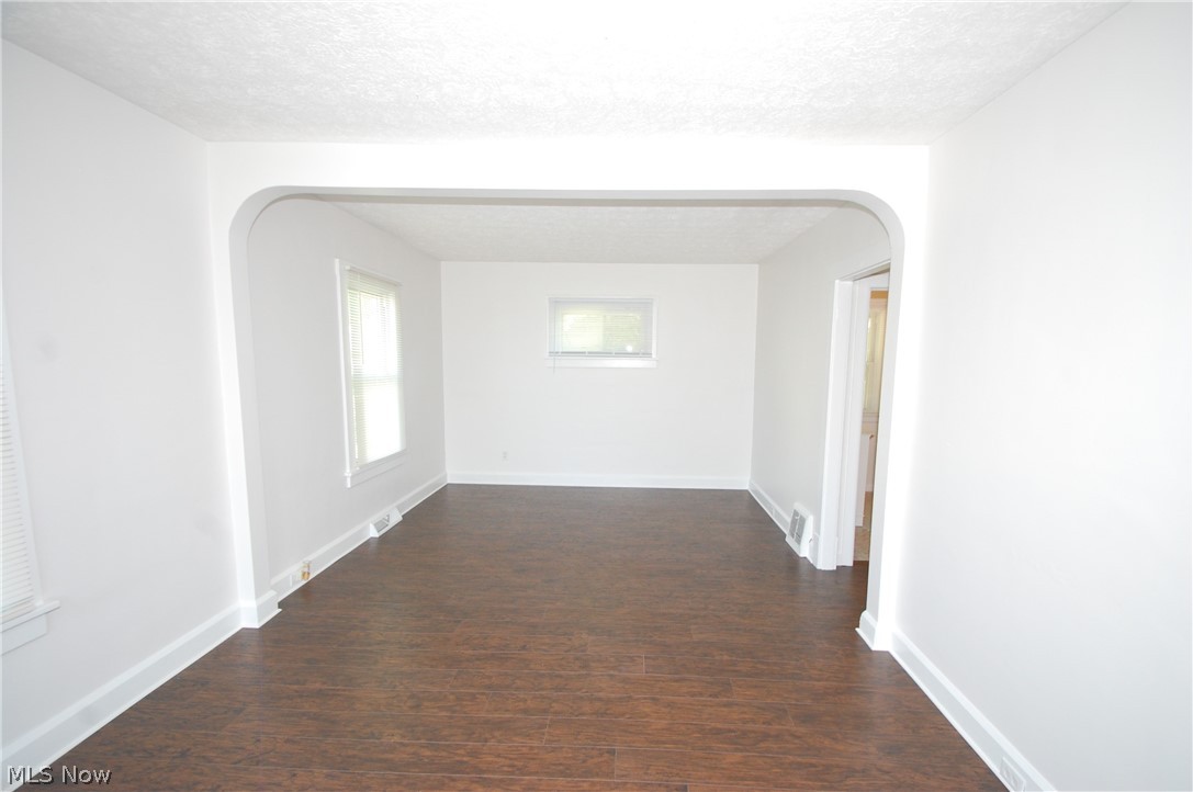455 Spring Street Struthers, OH 44471 - Photo 2 of 17 Gallery Image 2
