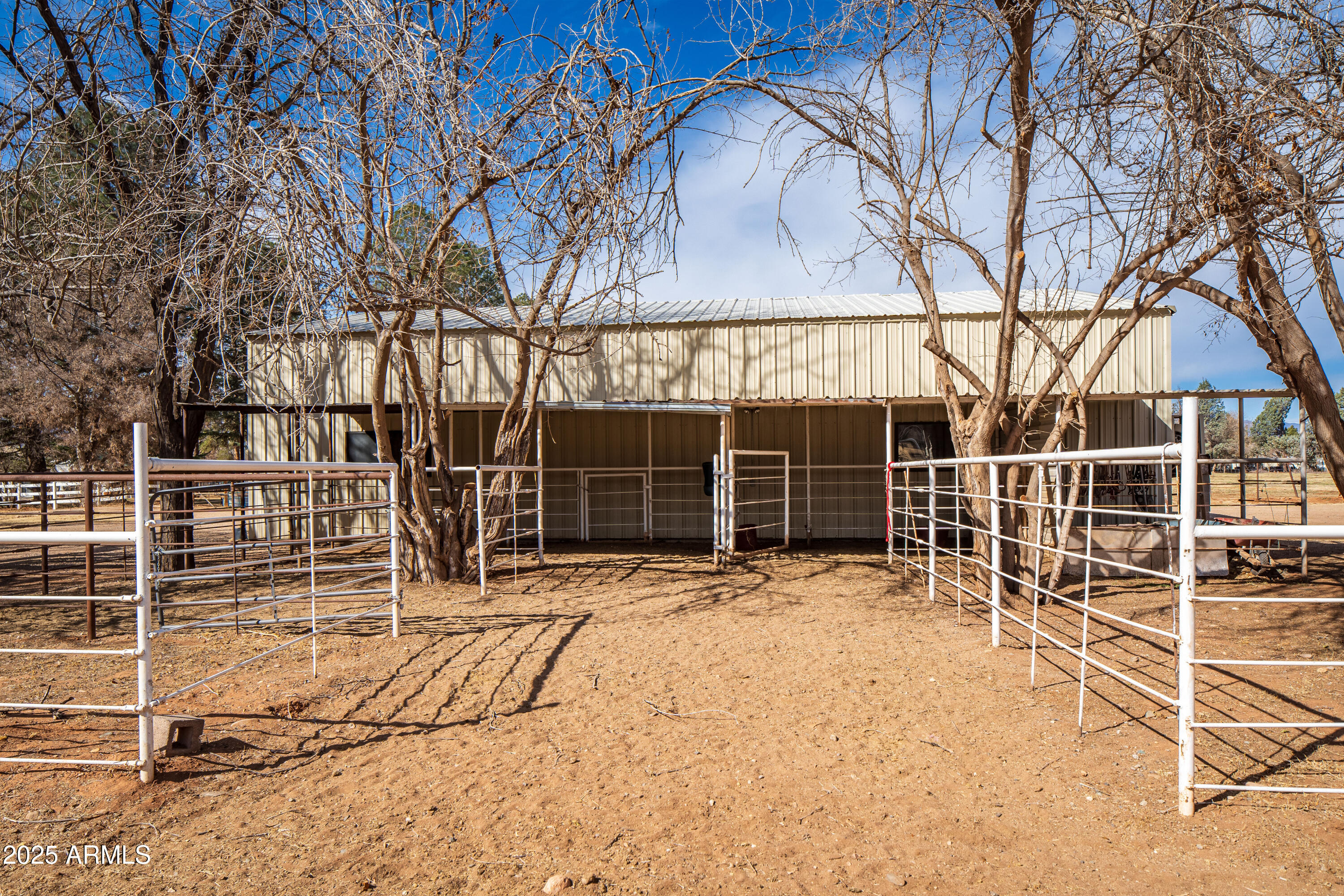 4000 Mahoney Road Camp Verde, AZ 86322 - Photo 7 of 33 JL_4000WMahoneyRd-exteriors-04