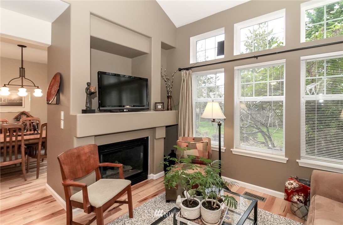 4504 Northeast 6th Place Renton, WA 98059 - Photo 2 of 32 Gallery Image 2