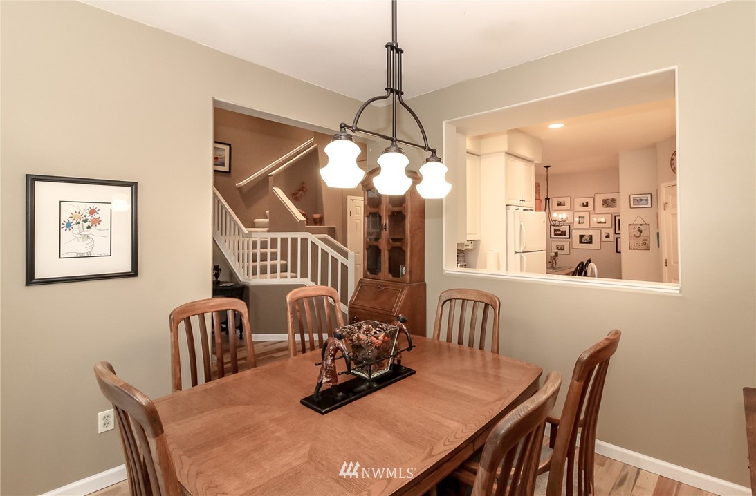 4504 Northeast 6th Place Renton, WA 98059 - Photo 11 of 32 Gallery Image 11