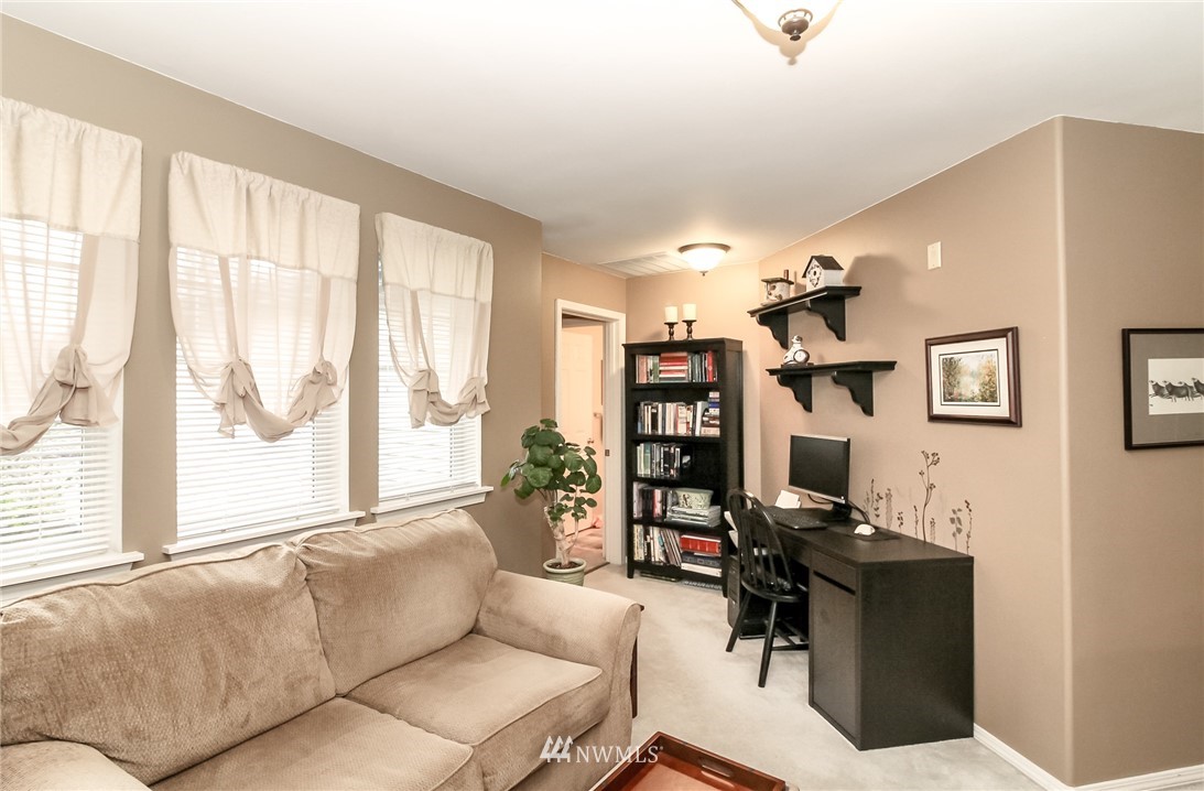4504 Northeast 6th Place Renton, WA 98059 - Photo 16 of 32 Gallery Image 16