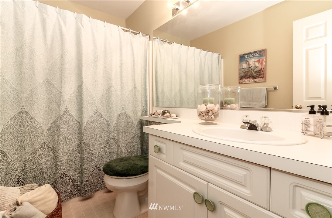 4504 Northeast 6th Place Renton, WA 98059 - Photo 18 of 32 Gallery Image 18