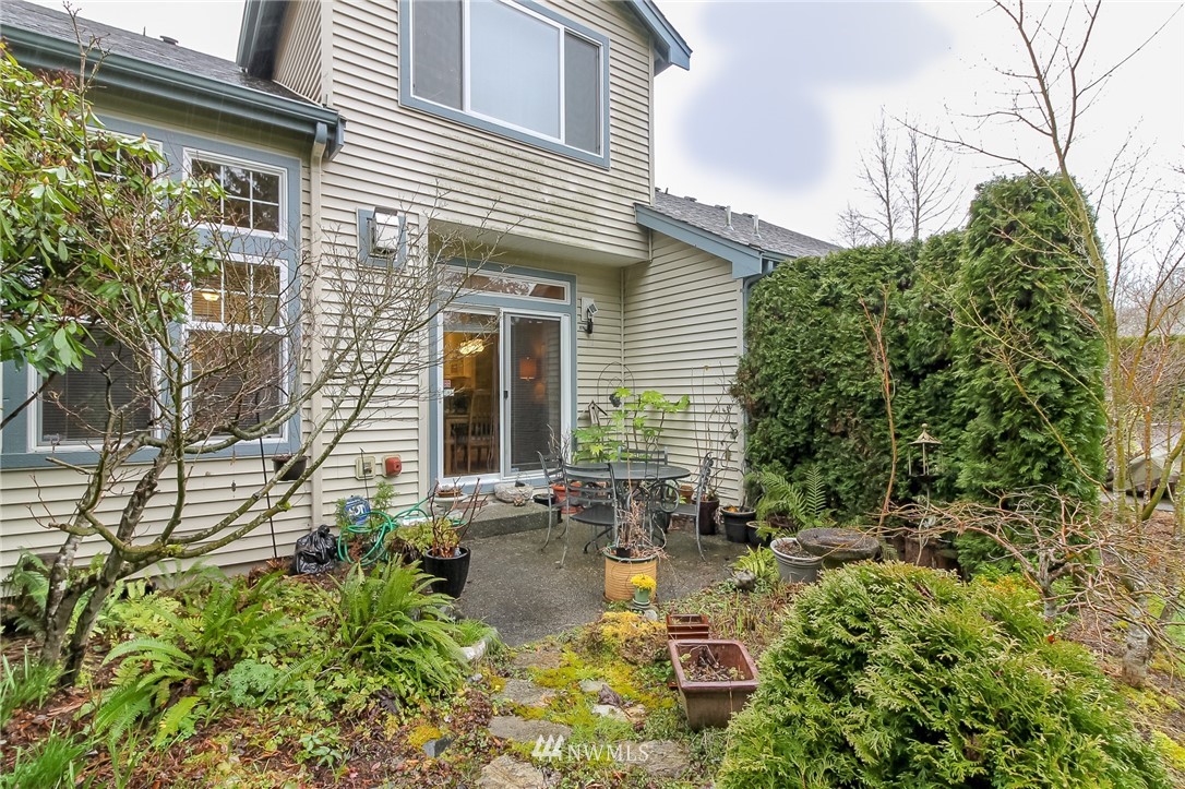 4504 Northeast 6th Place Renton, WA 98059 - Photo 25 of 32 Gallery Image 25