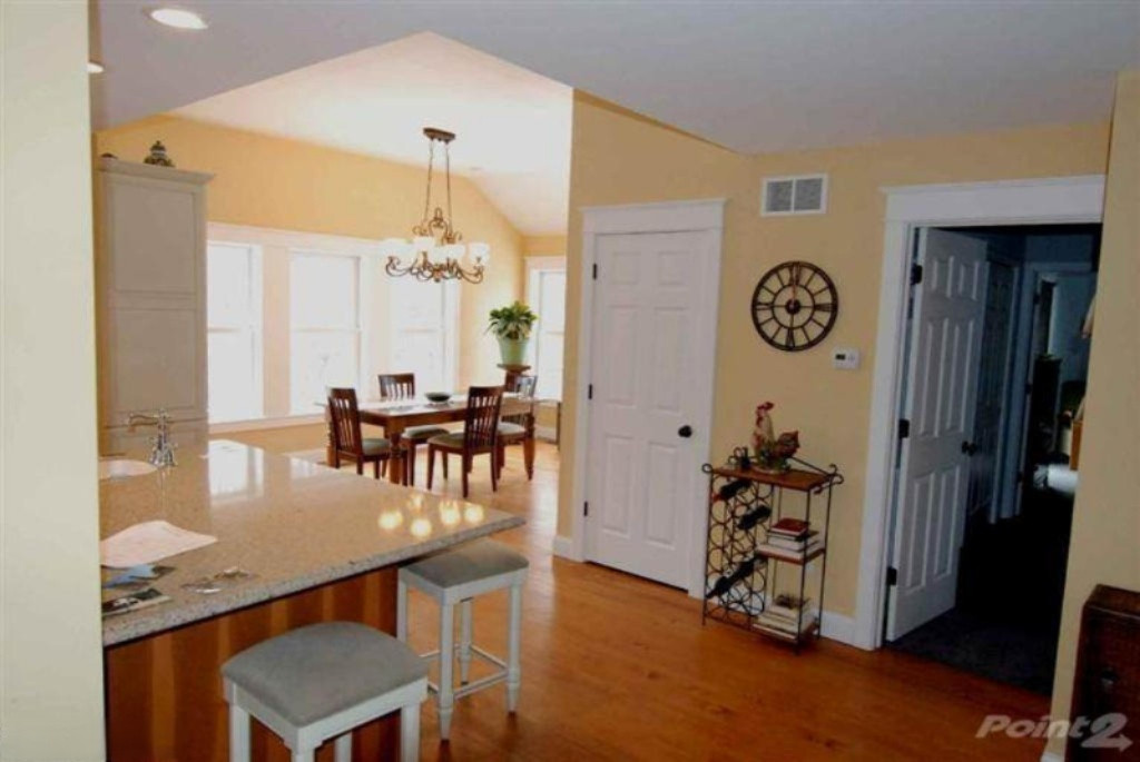 1723 North Philip Road Niles, MI 49120 - Photo 7 of 25 7 Bar plus dining room