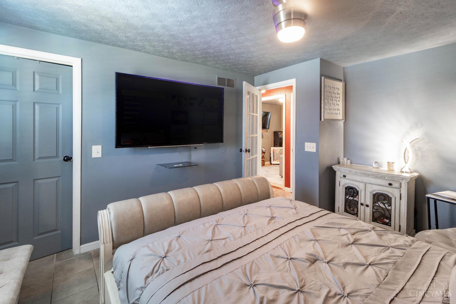 10283 Springlen Court Cincinnati, OH 45251 - Photo 14 of 31